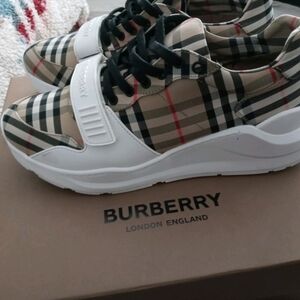 Burberry shoes